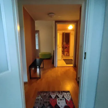 88m2, 2 Bedroom With Free Parking 아파트